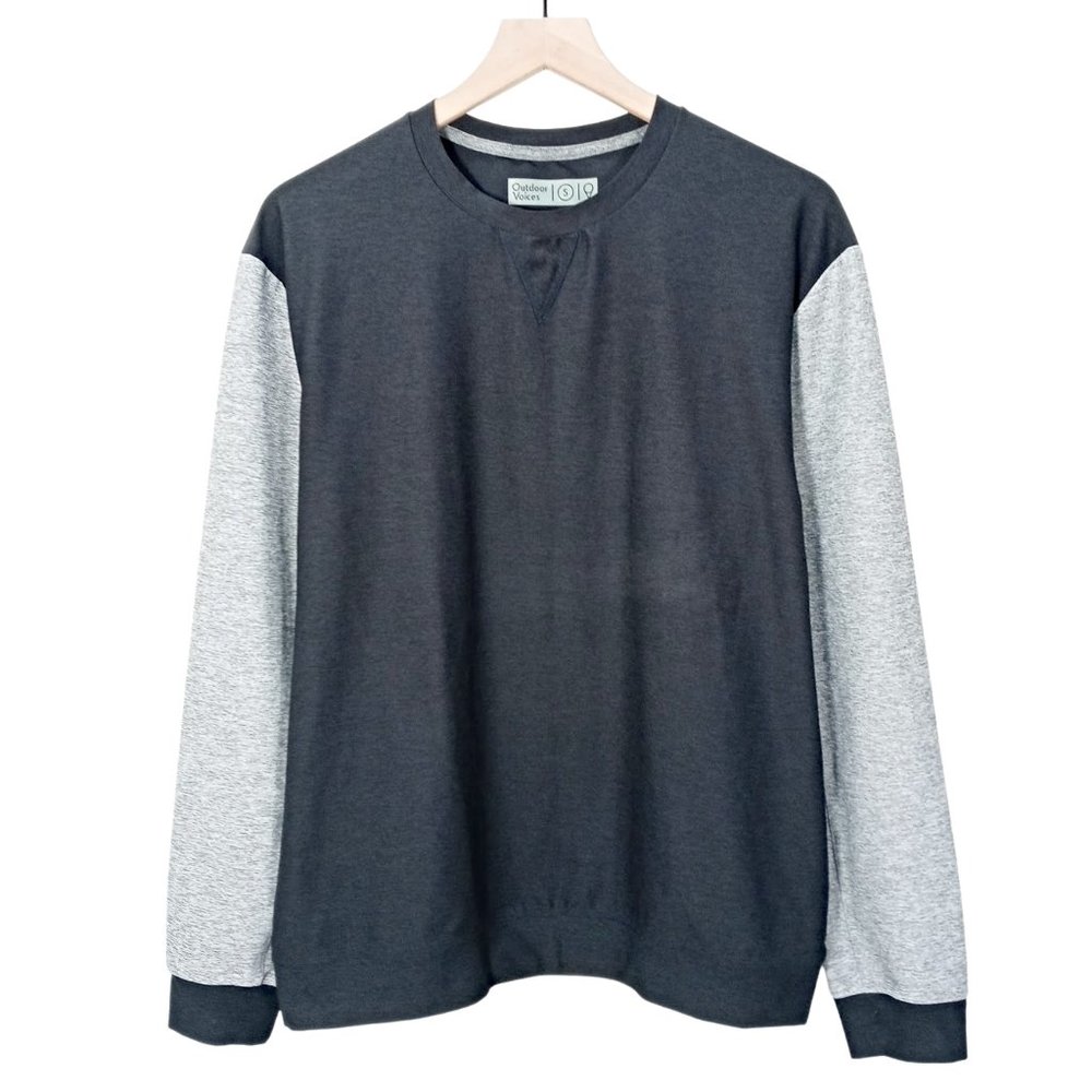 Outdoor Voices Womens Crewneck Sweatshirt Black Body Gray Sleeves Size Small